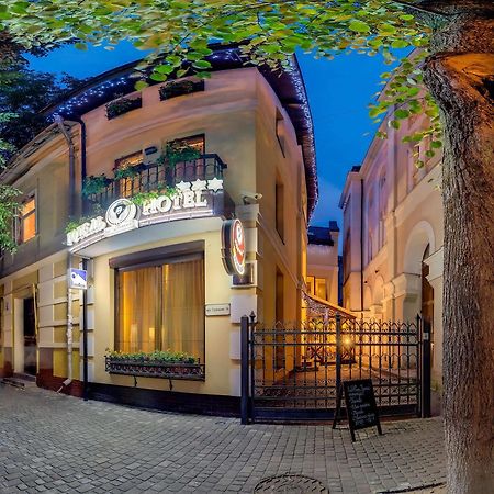 Под Темплем Отель Ивано-Франковск Экстерьер фото